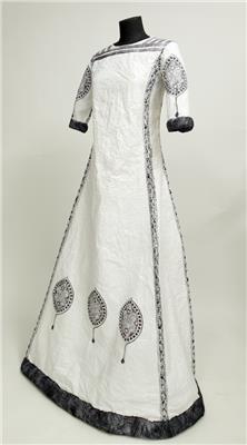 Isabelle de Borchgrave Paper Dress 8229